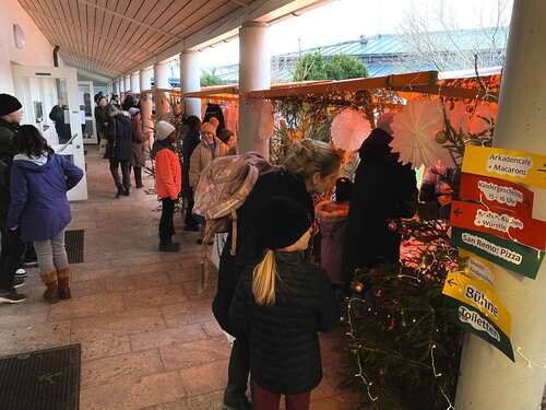 Weihnachtsmarkt draußen